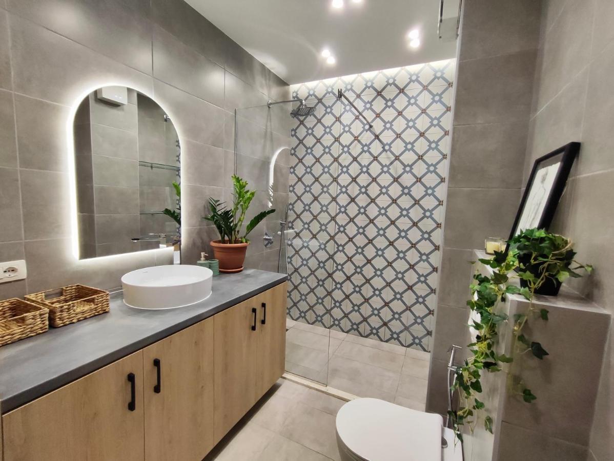Modern Style 2br-apt - 10min To Skanderbeg Square Apartamento