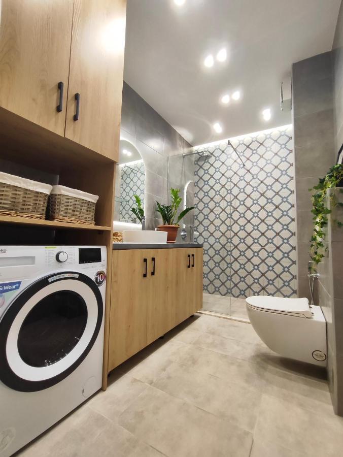 Modern Style 2br-apt - 10min To Skanderbeg Square *
